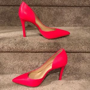 Pink pump